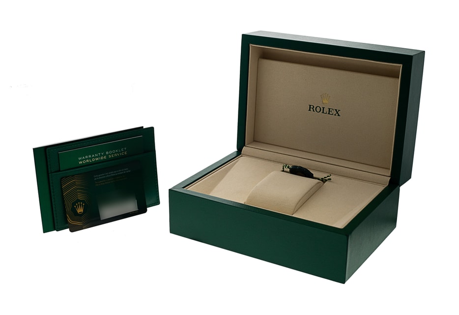 Rolex Oyster Perpetual 126000 Image 4